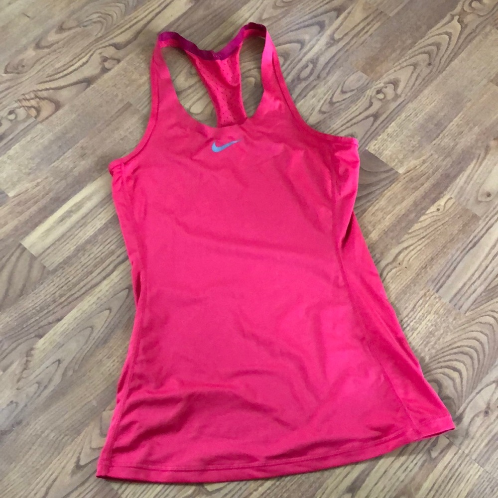 Fitted Nike pro dri-fit tank